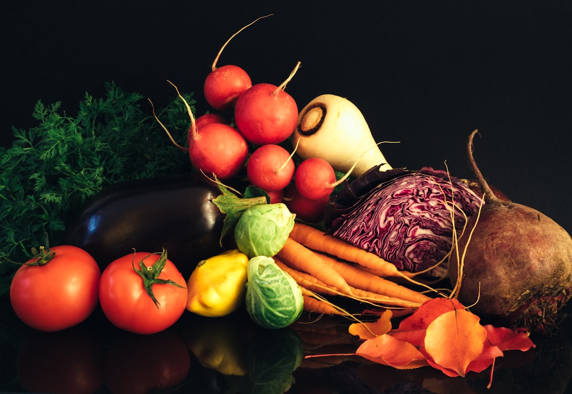 Colorful fruits and vegetables rich in vision-supporting nutrients